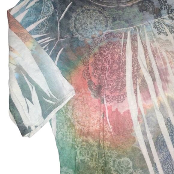 Red and Blue Boxy Graphic T-Shirt - Picture 9 of 9